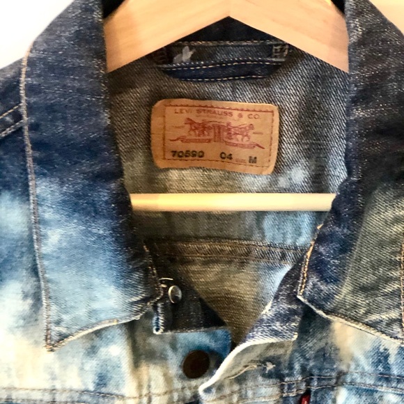 Levi’s Acid Wash Jean Vest - Picture 3 of 3